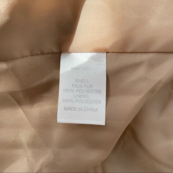 Charming Charlie faux fur vest, open front - Picture 7 of 9